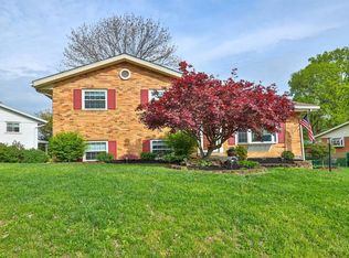 5060 Grossepointe Ln, Cincinnati, OH 45238