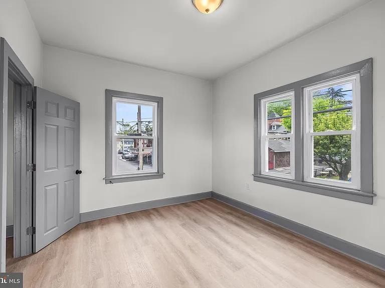 531 Walton St #4 — Photo 16