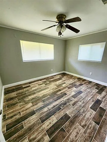 3200 Lancaster St — Photo 5