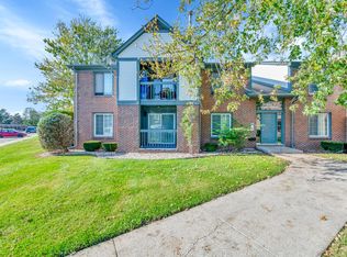 15522 Ashley Ct #64, Macomb, MI 48044