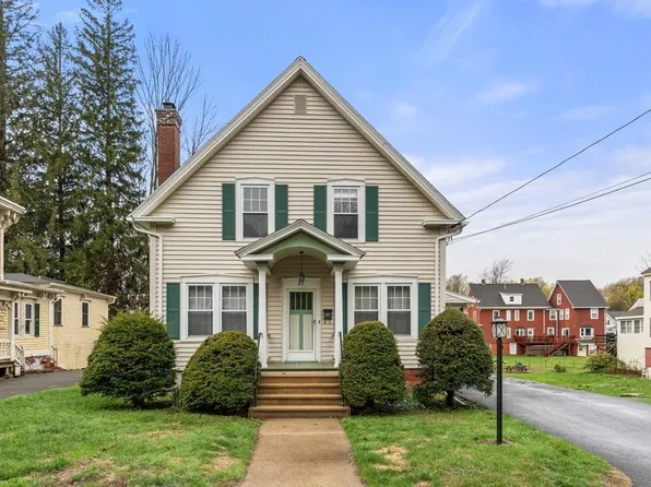 82 Green St, Gardner, MA 01440