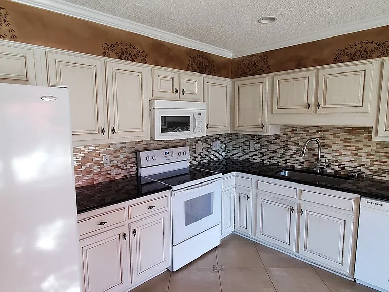 5443 Winters Way — Photo 7