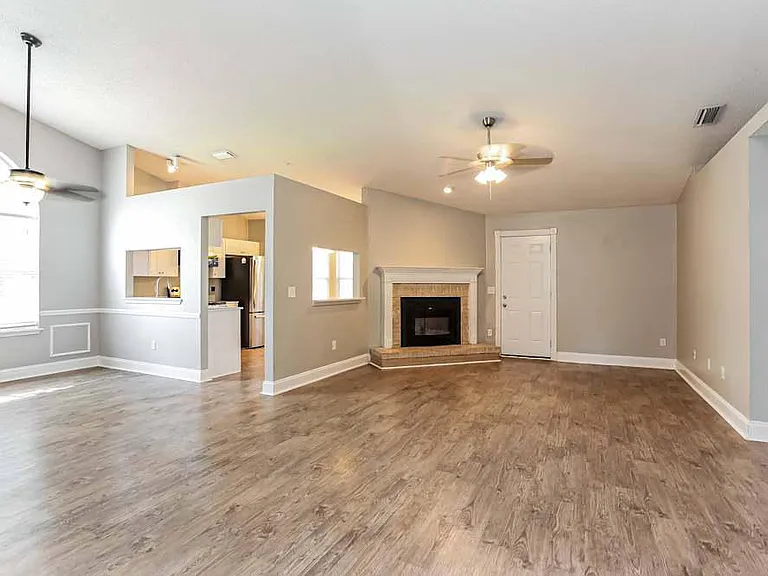 8779 Hammond Forest Dr — Photo 1