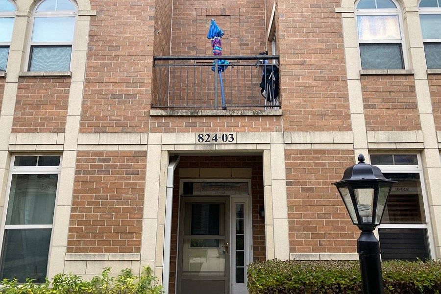 1st image of 824 E 38th Pl #D3105