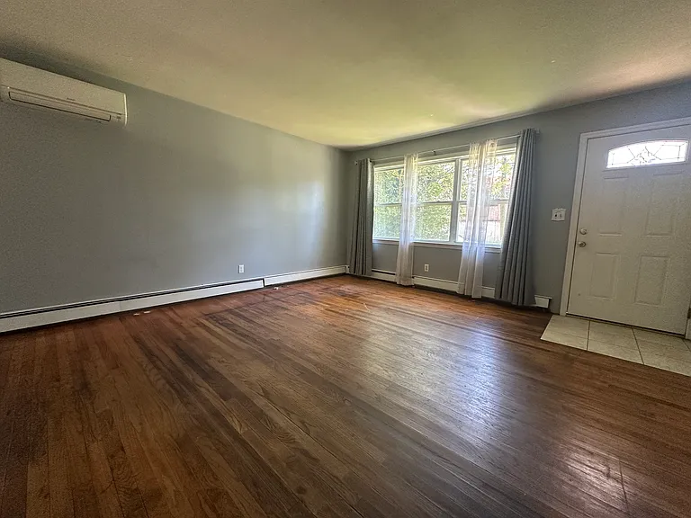 90 Coles St #1 — Photo 3