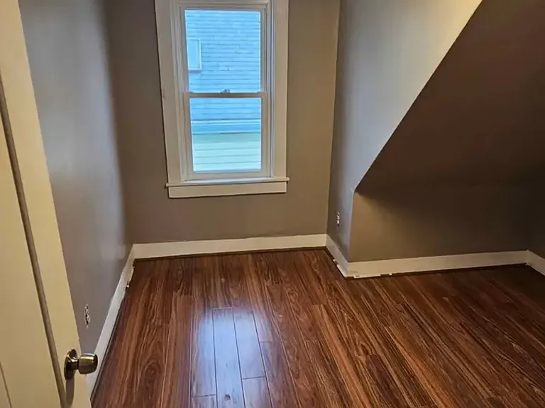33 Winsor St #3 — Photo 16