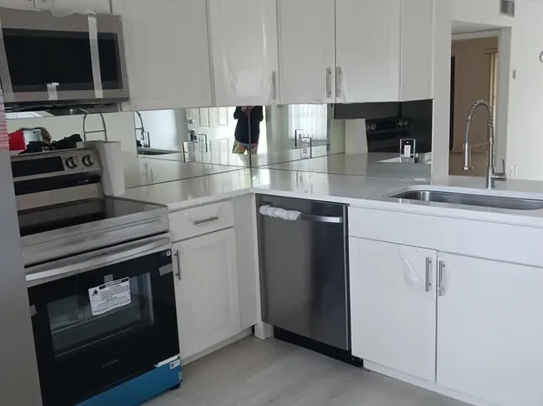 4702 Martinique Dr APT F3, Pompano Beach, FL 33066