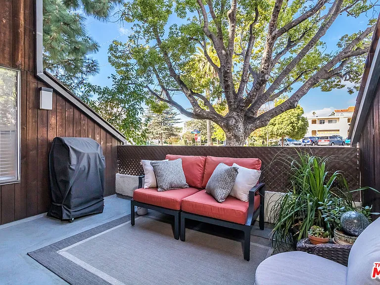 802 Washington Ave — Photo 5