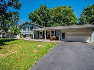 40 Skycrest Dr, Rochester, NY 14616