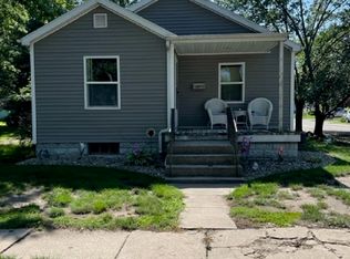 802 S Market St, Winamac, IN