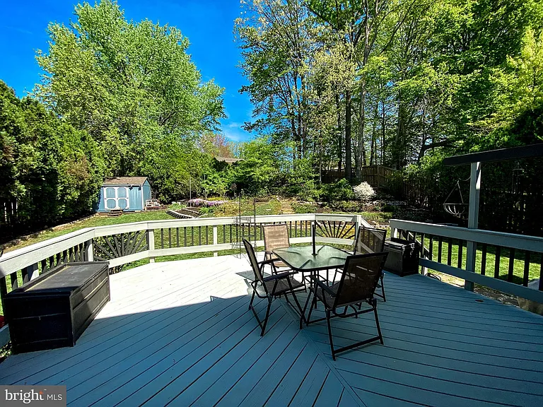 13210 Nickleson Dr — Photo 27