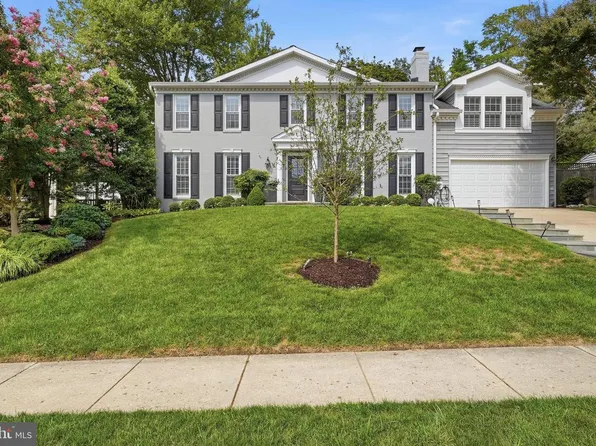 2304 Locust Ridge Ct, Falls Church, VA 22046