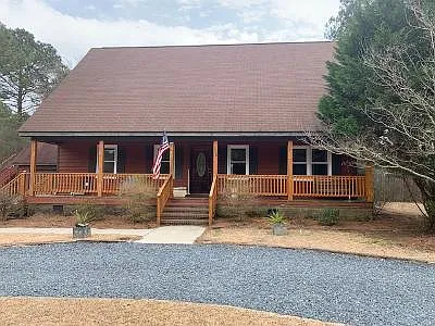 3 bed, 2.5 bath, $2,400 — Photo 1
