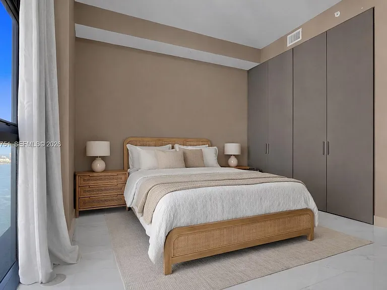 700 NE 24th St #Penthouse 5801 — Photo 24