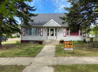 737 Illinois St, Chinook, MT 59523