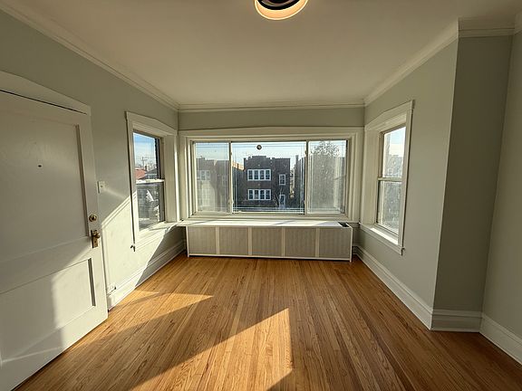 3rd image of 5216 W Newport Ave #2