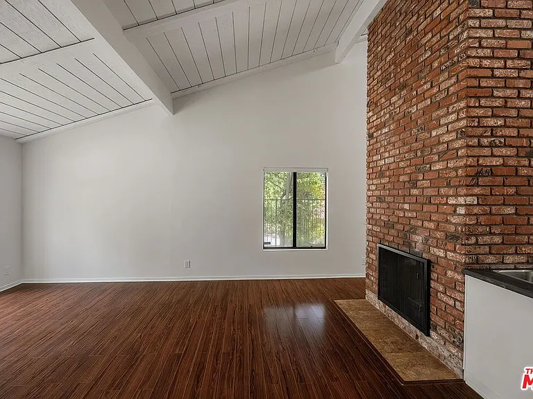 2952 Bottlebrush Dr — Photo 4