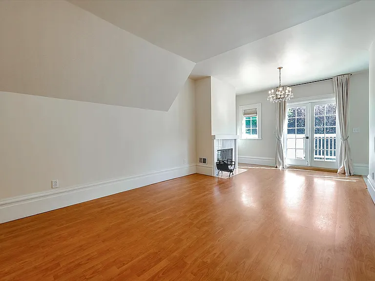 525 Liberty St — Photo 22