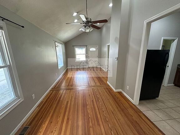 4th image of 4621 Terrace St