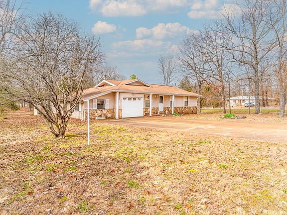 4th image of 701 Pleasant Valley Dr