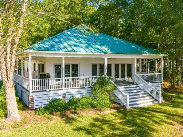 610 Windward Drive, Oriental, NC 28571