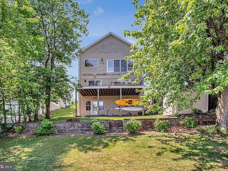 1002 Nabbs Creek Rd — Photo 40