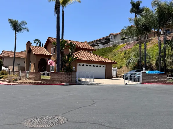 10194 Diamond Head Ct, Spring Valley, CA 91977
