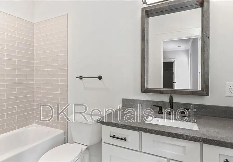 2272 Abby Ln NE — Photo 36
