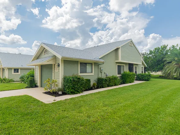 1566 SE Dewberry Court, Port St Lucie, FL 34952
