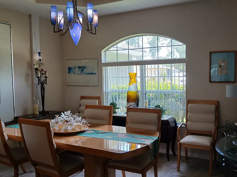 Dinning Rm - Seats 10 as shown