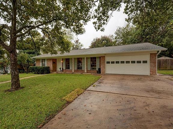 3rd image of 3009 White Rock Dr