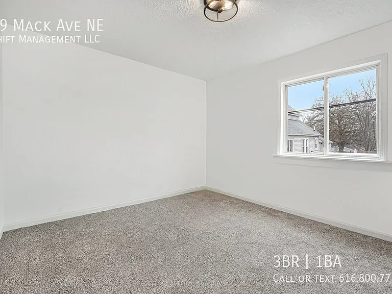 59 Mack Ave NE — Photo 11