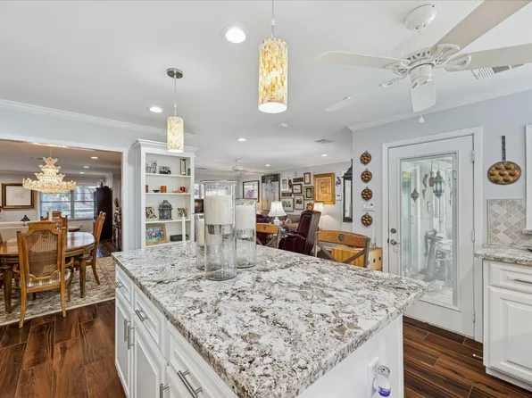 8611 Ferris Dr, Houston, TX 77096