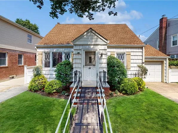 40 Winthrop Street, New Hyde Park, NY 11040