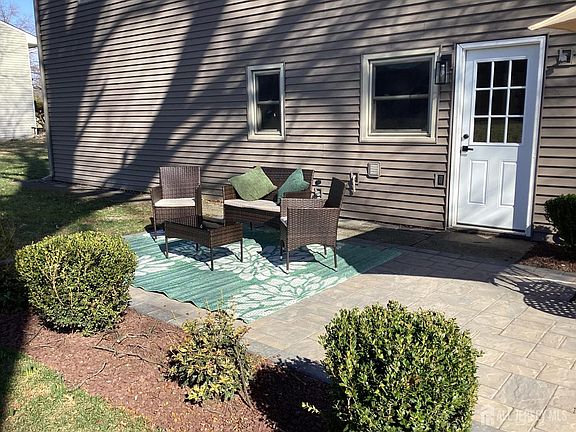 3rd image of 17 Wellington Rd