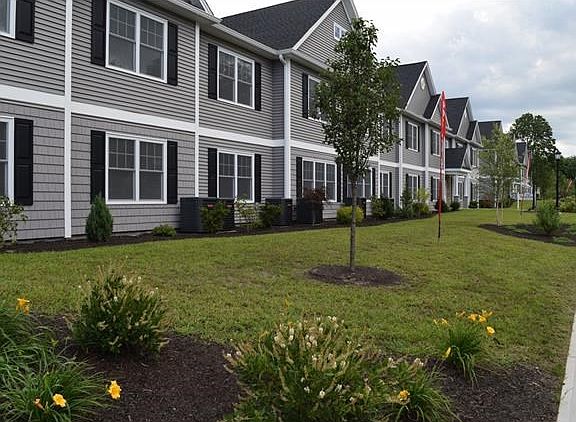 Town Line Commons is a fine residence in southern Danbury.
