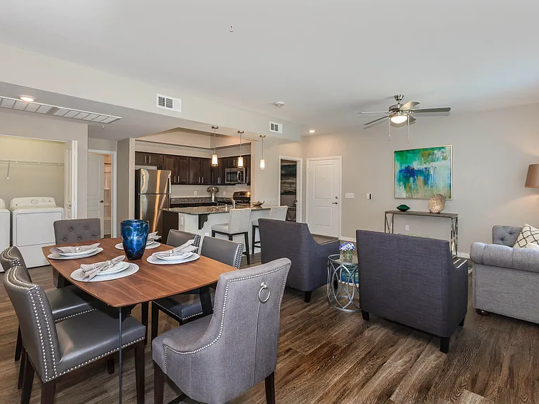 B2 1175 SQFT 2 Bed 2 Bath