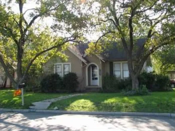 1503 Davis St, Taylor, TX 76574