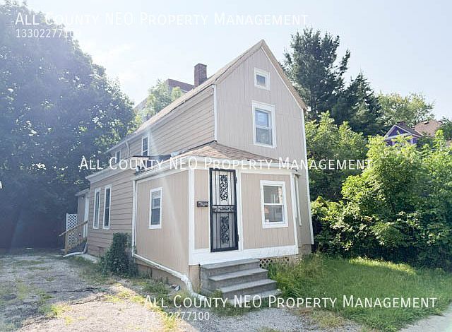1st image of 519 E 103rd St