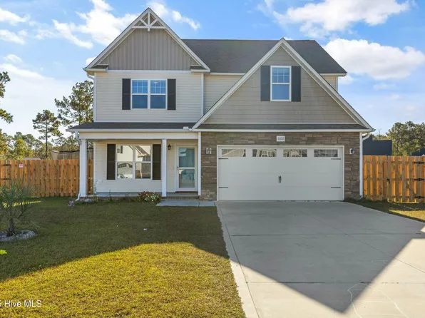 602 Coral Reef Court, Sneads Ferry, NC 28460