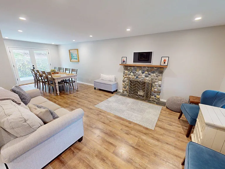 30621 Sandtrap Dr — Photo 2