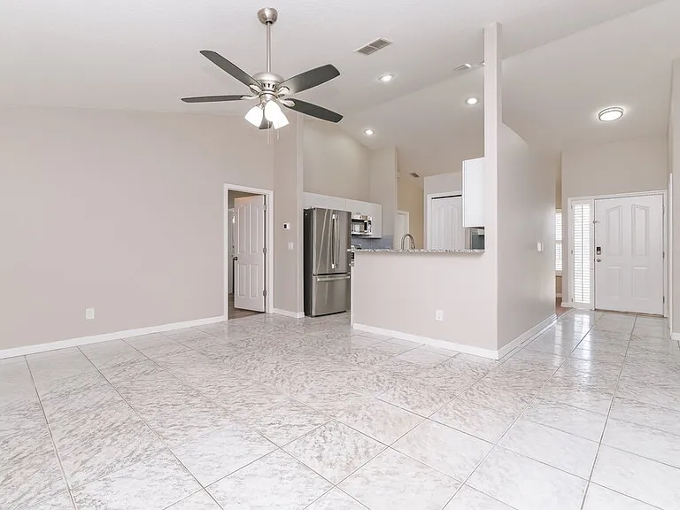 10402 Barnett Loop — Photo 3