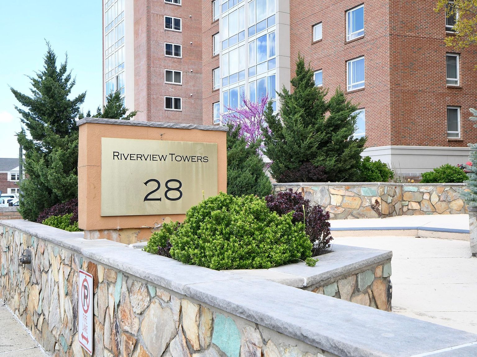 28 Riverside Ave APT 6J, Red Bank, NJ 07701 | Zillow