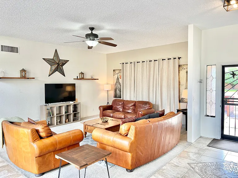 2142 E Woodman Dr — Photo 3