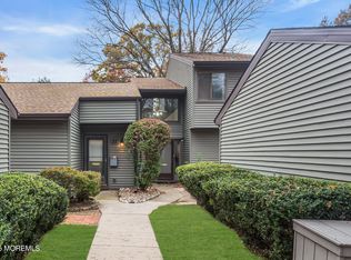 30 Berkshire Ct, Red Bank, NJ 07701