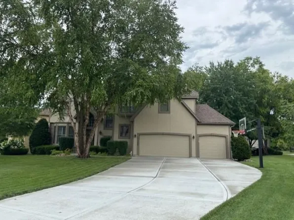 11305 W 140th Pl, Overland Park, KS 66221