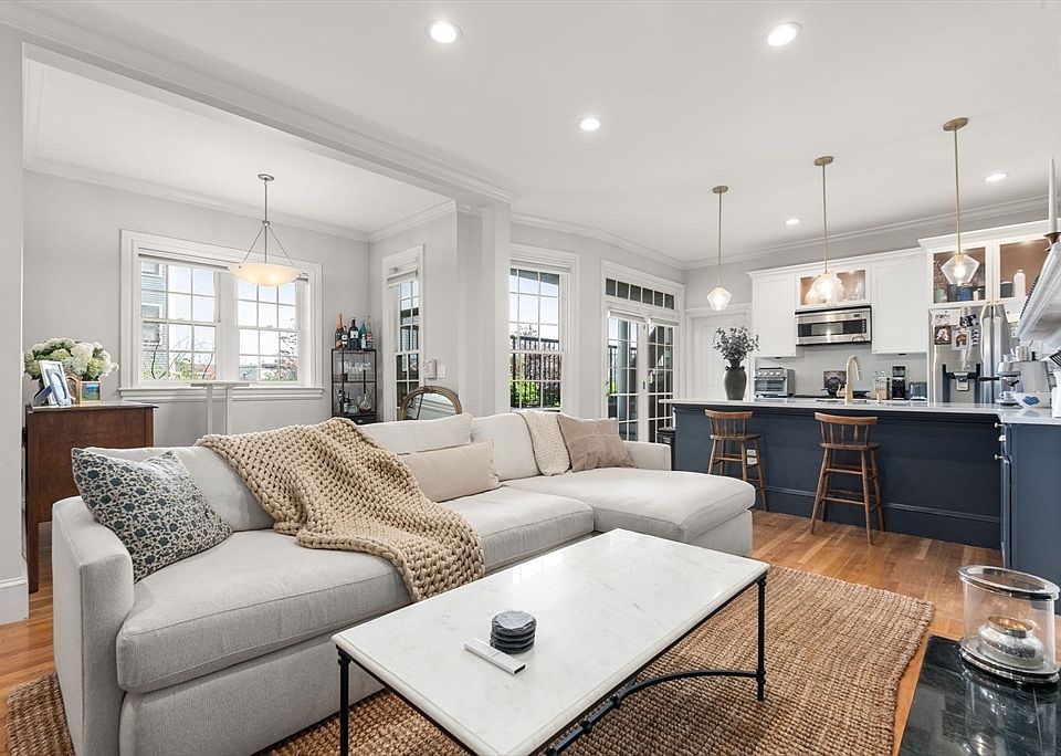 1st image of 21 Prospect St #1