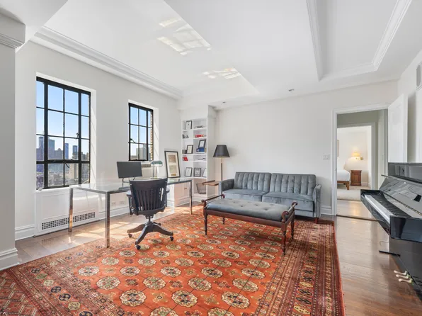 350 West 57th Street image 12 of 22