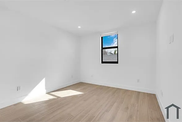 1037 NW 2nd St #2C — Photo 13