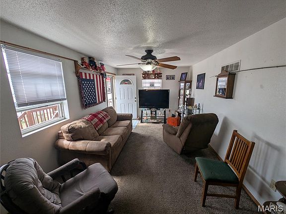 3rd image of 112 Virginia St